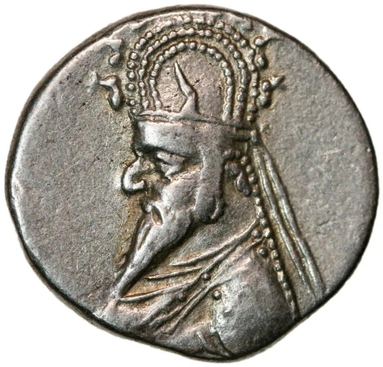 Drachm from King Sinatruses (77-70 BC)