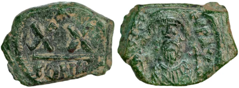 Halv follis fra keiser Phokas (602-610 e. Kr.)