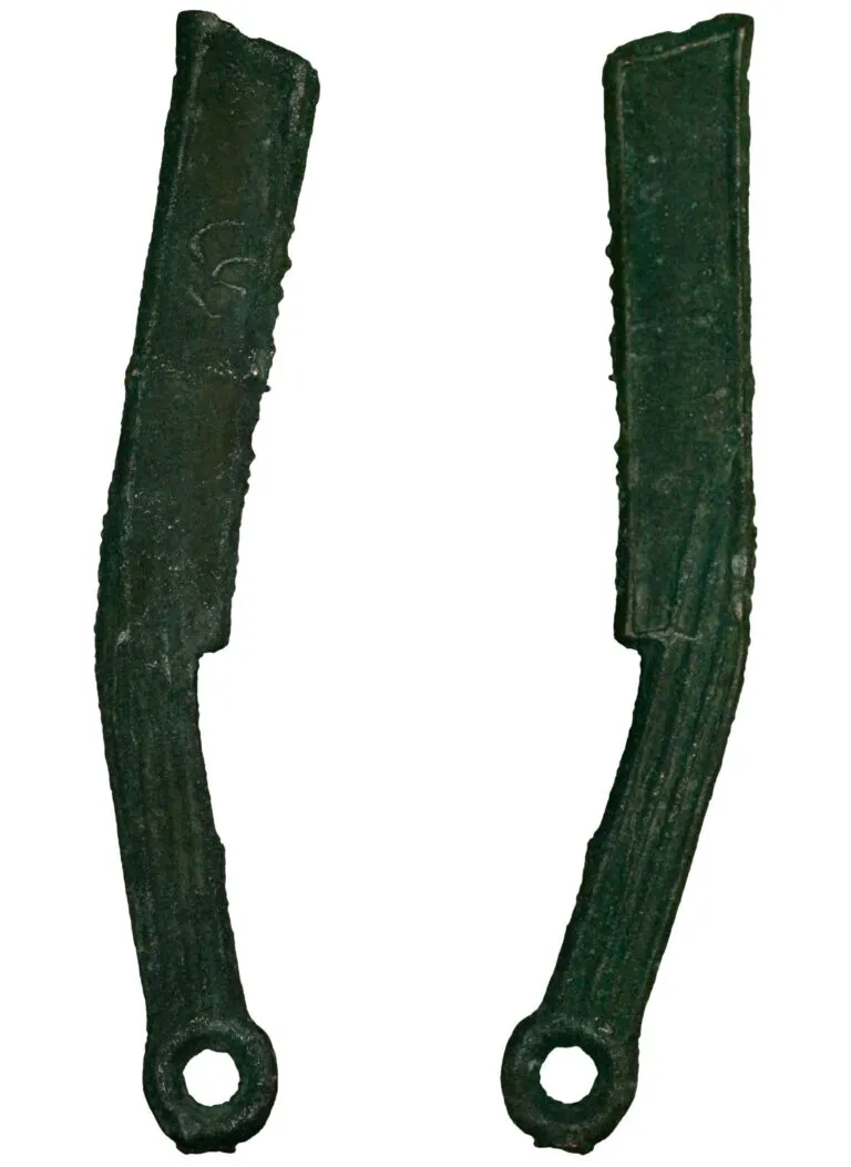 Ancient Chinese coins: knife money, bridge money and cash coins